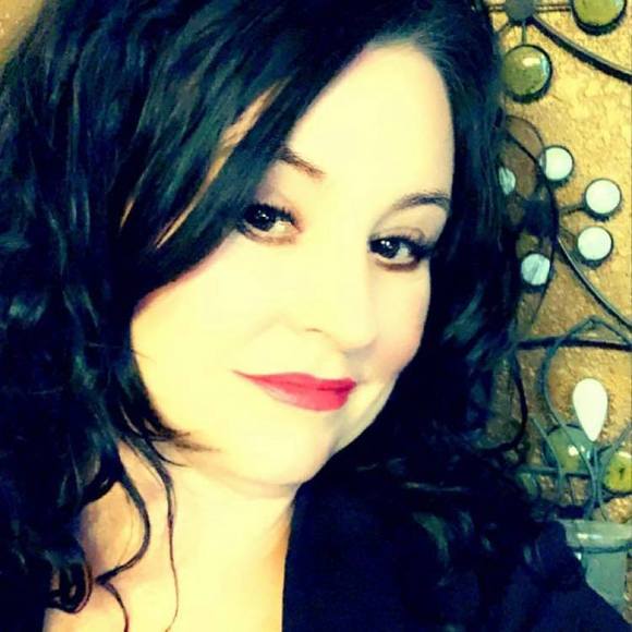 Meet your Posher, Lori - Picture 1 of 1